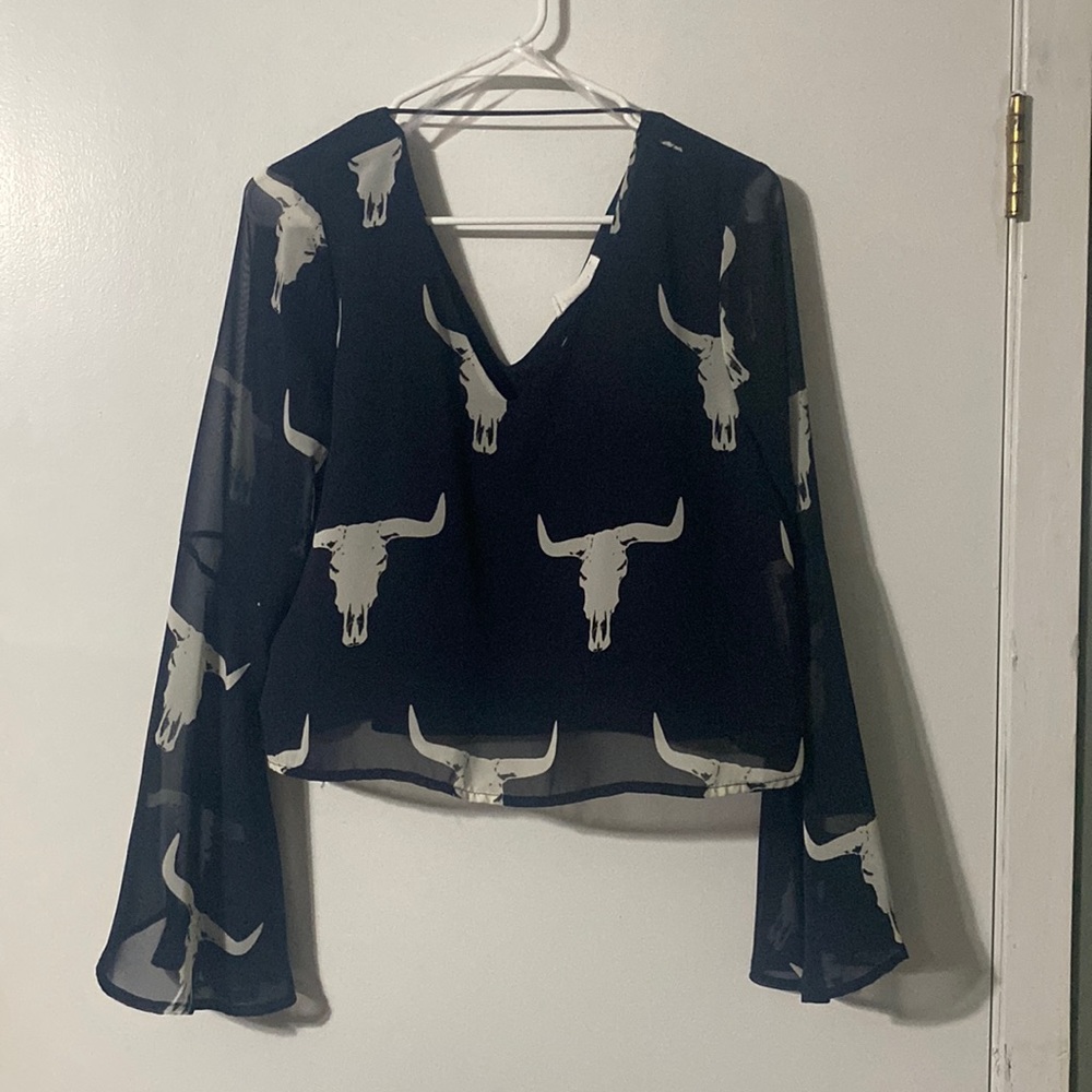 Like new, western longhorn crop top